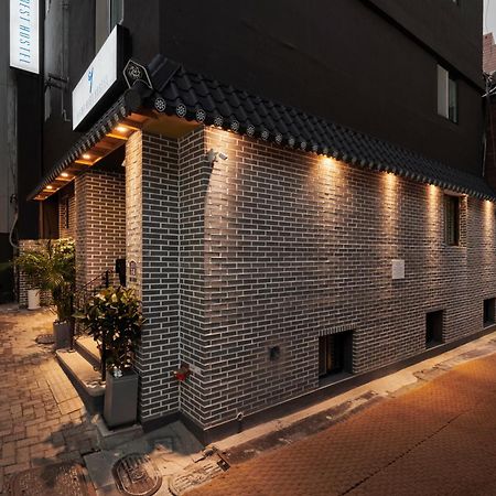 Eight Rest Hostel Myeongdong Seoul Bagian luar foto