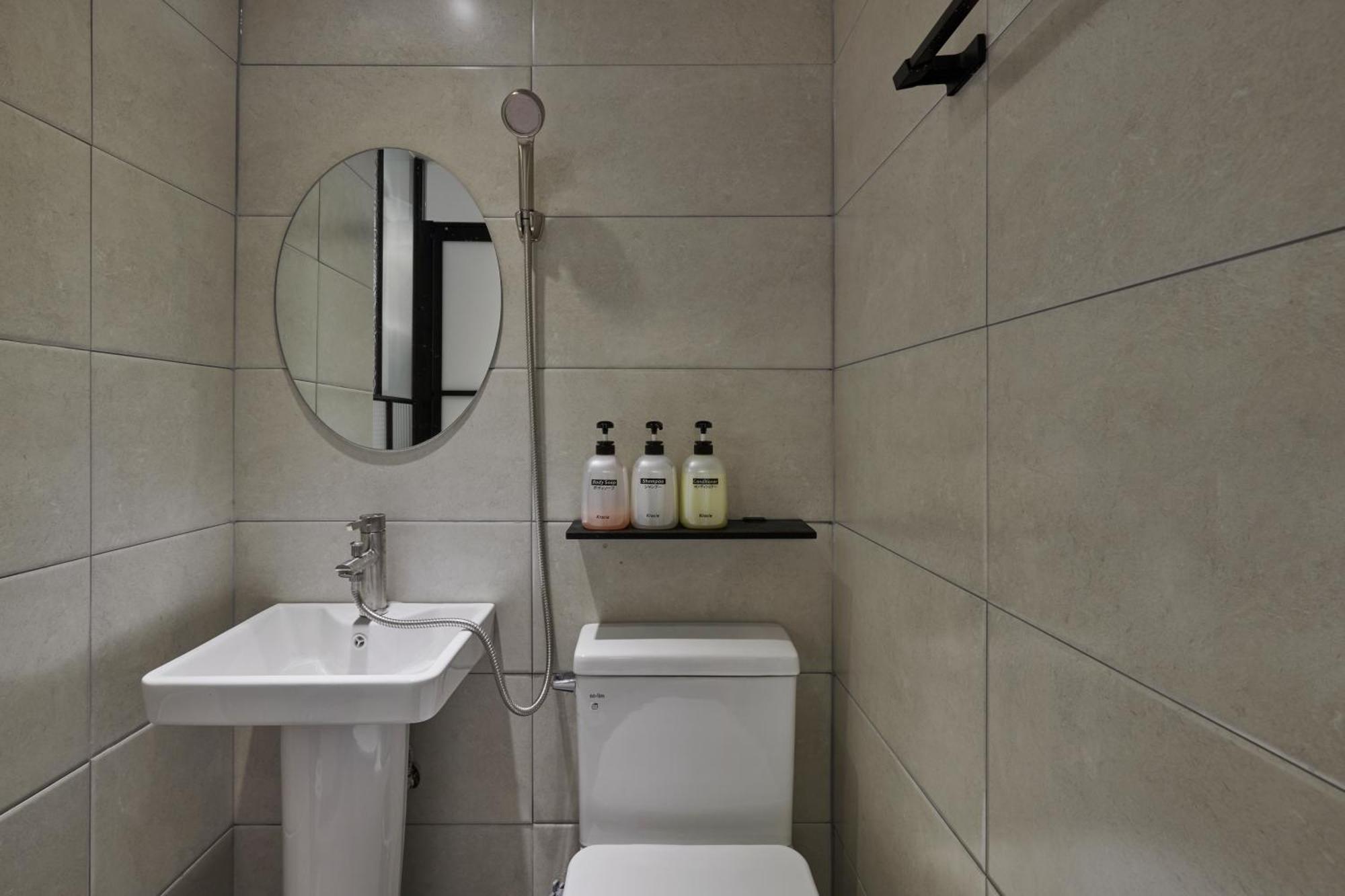 Eight Rest Hostel Myeongdong Seoul Bagian luar foto