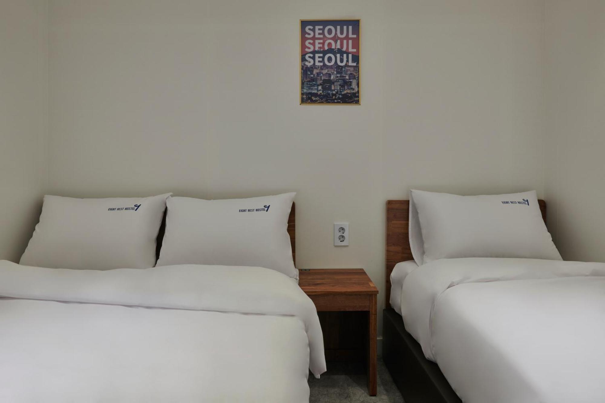 Eight Rest Hostel Myeongdong Seoul Bagian luar foto